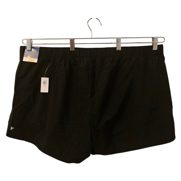 Black Old Navy Women's Mid-Rise StretchTech Run Shorts - Picture 2 of 9